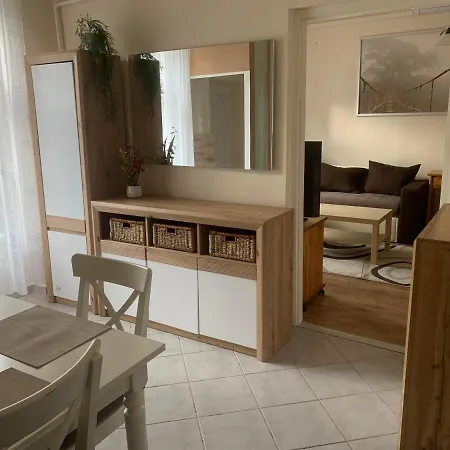 Apartamento Platinum Apartman *